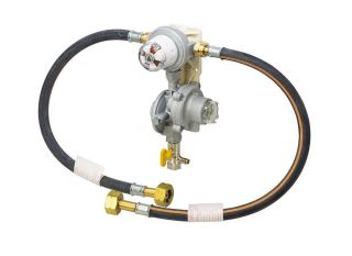 Regulátor tlaku plynu na dve plynové fľaše. Cena celej sady aj s plynovými hadicami je 99 eur s DPH🔥 Viac na...